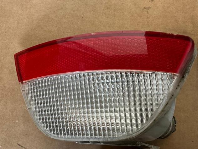 FANALE RETROMARCIA DESTRO MOD. 3/5 PORTE 999-U1295783 Parti elettriche  Fanaleria  Fanali  Fanale retromarcia  FORD - FOCUS - 01-10-1998 - 01-10-2001