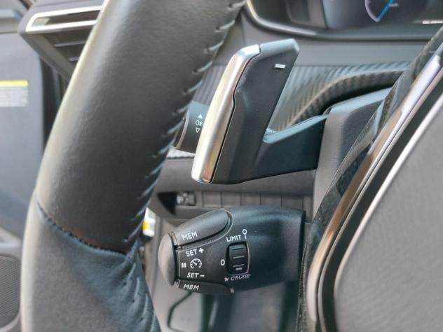 Peugeot 2008 PREZZO REALE NO VINCOLI / 1.2 Hybrid 136 e-DCS6 ALLURE - Foto 10