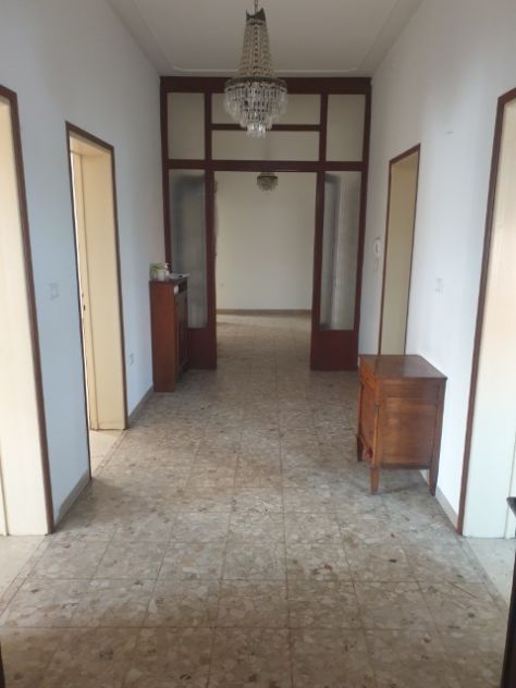 APPARTAMENTO CON INGRESSO INDIPENDENTE AL PIANO RIALZATO - Foto 2