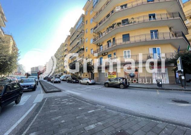 Oltre 3 vetrine in affitto a Salerno