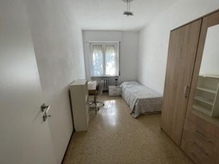 Stanza in appartamento in affitto a Novara