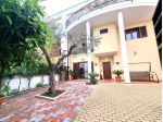 Villa angolare di recente realizzazione