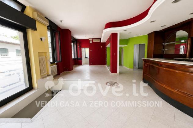 Appartamento di 180 m² con 2 locali e box auto in vendita a Gazzada Schianno - Foto 4