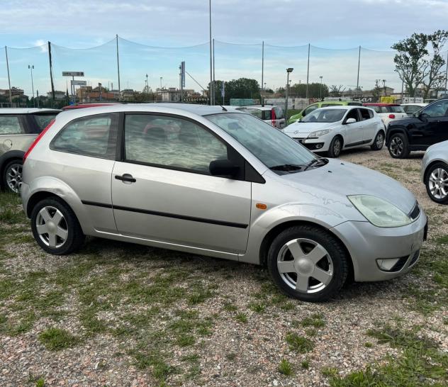 Ford Fiesta 1.2 16V 3p. Ghia Neopatentati - Foto 6