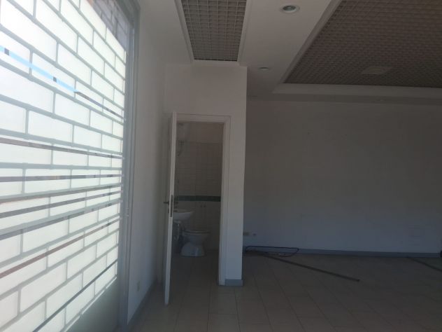 Negozio C1 a Via Casilina zona Giardinetti - Foto 9