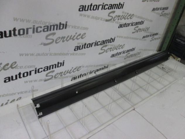 131565 1623134 PARAURTI ANTERIORE CENTRALE CON FORI FORD FIESTA 1.1 B 3P RICAMBIO NUOVO NERO - Foto 3