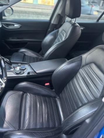 Alfa Romeo Giulia 2.2 Turbodiesel 210 CV AT8 AWD Q4 Veloce - Foto 8