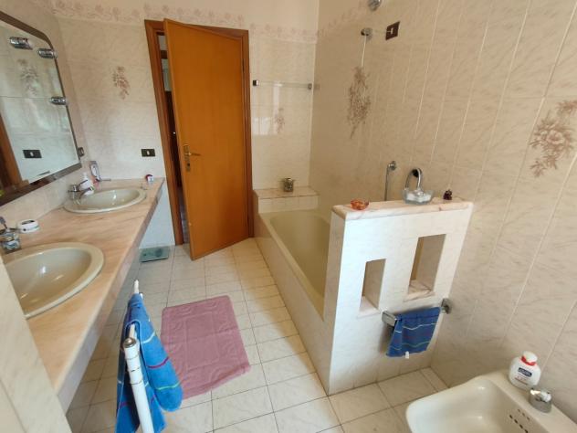 VILLA di 8 vani e di 300 mq (MASSAROSA) rif. 647 - Foto 19