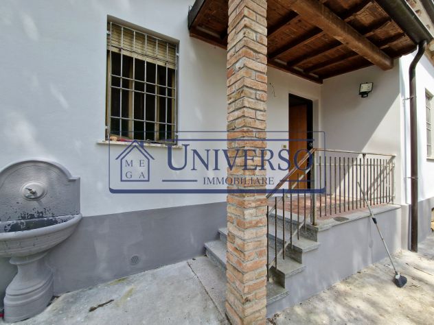 VILLETTA SINGOLA RISTRUTTURATA CON AMPIO TERRENO PRIVATO - Foto 2