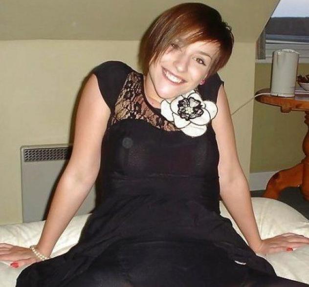 Donna di Nicolosi, 35 anni.  Fisico Normale Tel: