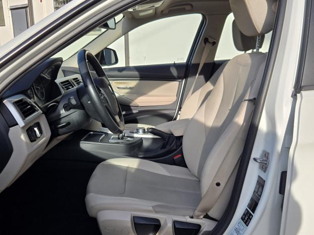 Bmw 320d xDrive Touring UNICO PROPR. - Foto 9