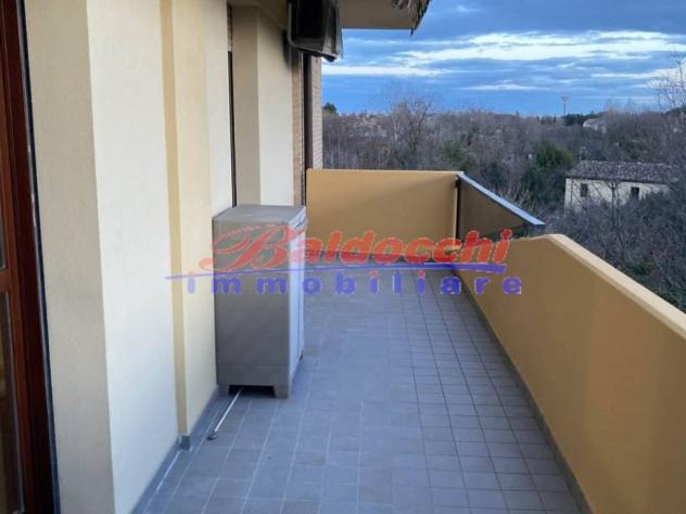 ZONA SEMICENTRALE - APPARTAMENTO TRILOCALE CON TERRAZZO E GARAGE - Foto 16