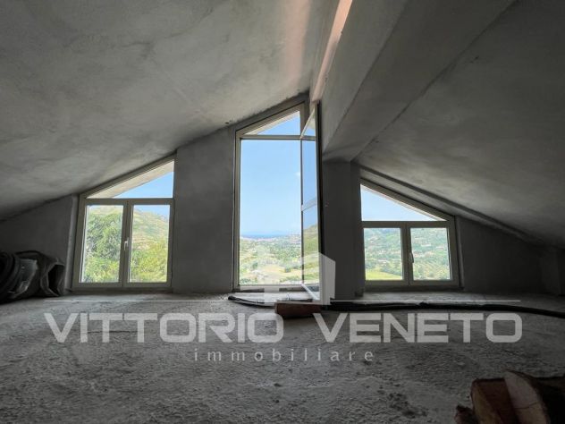 Appartamento al piano 1° con ingresso indipendente, ampia terrazza e sottotetto - Foto 9