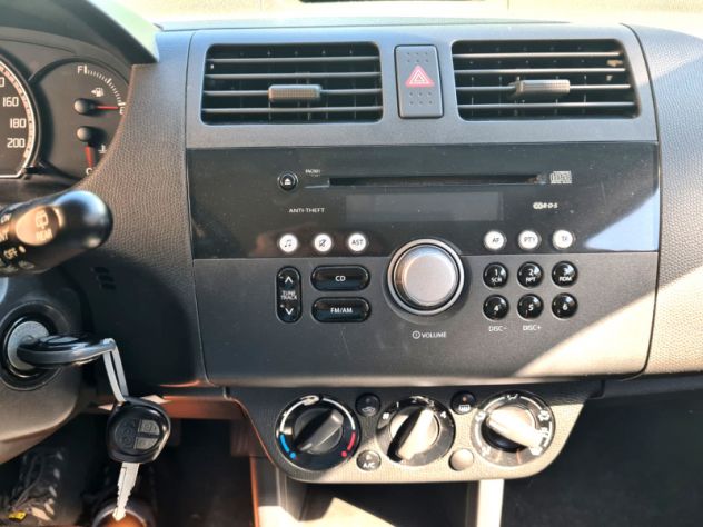 Suzuki Swift 1.3 benzina 5 porte - Foto 2