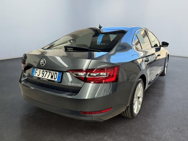Škoda Superb 2.0 TDI AMBITION 110KW - Foto 8