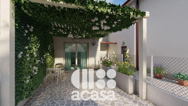 VILLETTA SEMINDIPENDENTE (AL GREZZO) CON GIARDINO PRIVATO IN ZONA TRANQUILLA - Foto 2