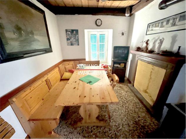 V000690 - UNGIASCA, CASA DA RISTRUTTURARE CON GIARDINO - Foto 14