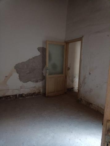 Indipendente di mq 135 con terrazzo da ristrutturare - Foto 8