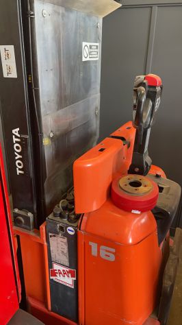 Transpallet a colonna Toyota