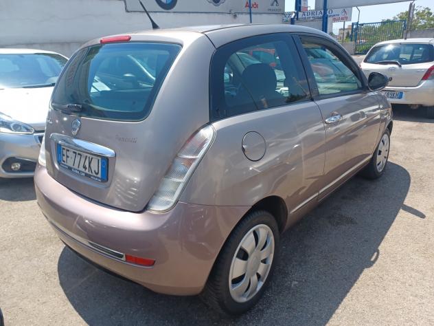Lancia Ypsilon 1.2 DIVA ANNO 2011 - Foto 4