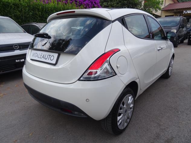 Lancia Ypsilon 1.2 69 CV 5p Platinum TETTO APRIBILE - Foto 6