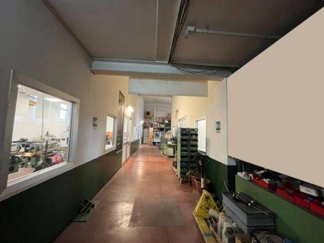 Immobile di 700 m² con 4 locali in vendita a Quinzano d'Oglio