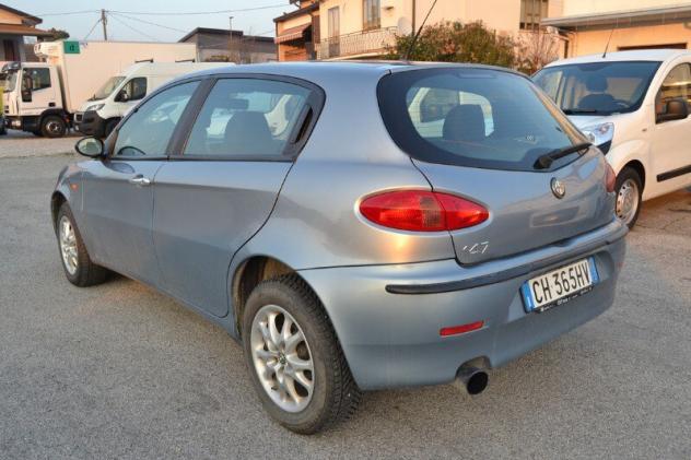 Alfa Romeo 147 1.9 JTD (115 CV) cat 5p. Distinctive - Foto 7