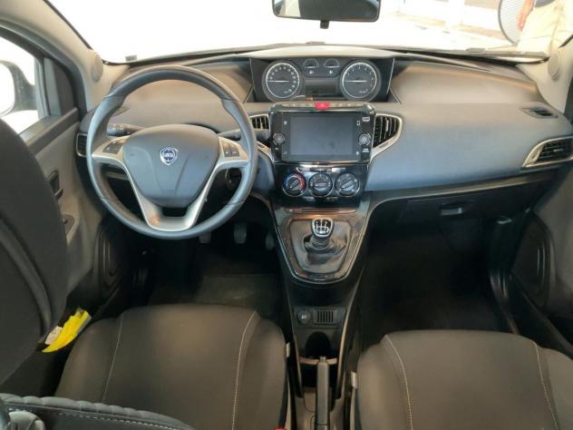 Lancia Ypsilon 1.0 FireFly Hybrid Gold - Foto 3