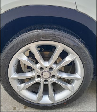 4 CERCHIO ORIGINALI MERCEDES DA 19 COMPLETI DI GOMME IN OTTIME CONDIZIONI - Foto 4