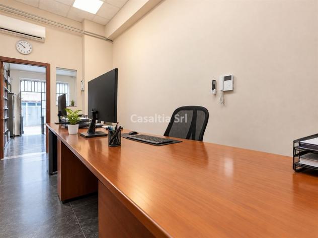 Spazio C3 con accesso furgoni, soppalco e ufficio - Foto 6