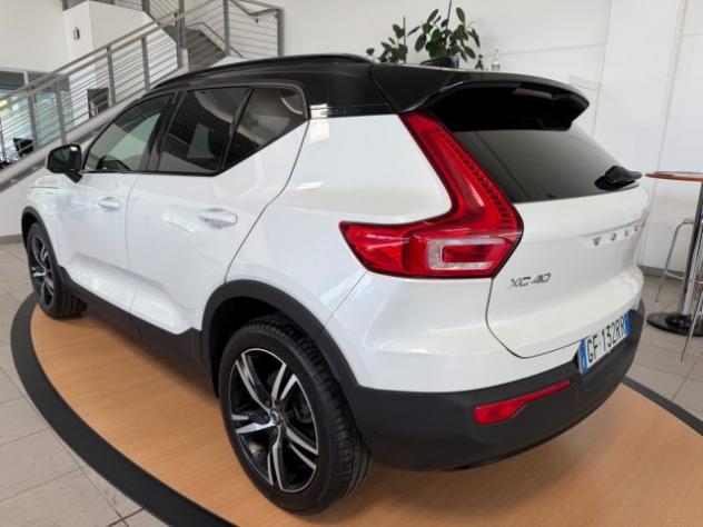 VOLVO XC40 T5 Recharge Plug-in Hybrid R-design rif. 23388687 - Foto 6