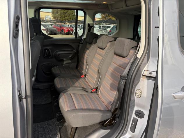 Opel Combo Life Combo Life 1.5D 130 CV S&S AT8 Innovation - Foto 6