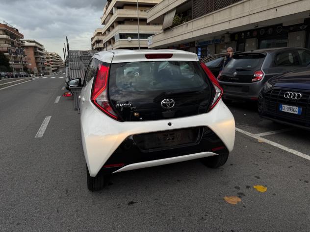 Toyota Aygo Connect 1.0 VVT-i 72 CV 5 porte x-fun MMT XPLAY LED CAR PLAY CERCHI 16 KAMERA NAVI - Foto 5