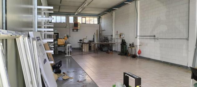 Capannone artigianale in vendita a Cascina 160 mq Rif: 1283466