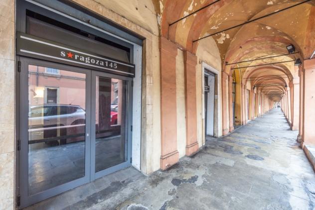 locale commerciale in vendita a Bologna in zona Saragozza