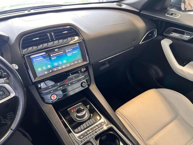 Jaguar E-Pace 2.0D 180 CV AWD - Foto 9