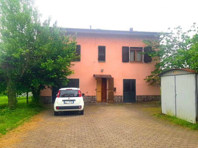 MI 502-IN ESCLUSIVA- Indipendente su 2 livelli con oltre 1000 mq di giardino - Foto 2