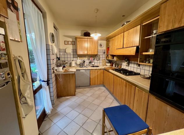 BIFAMILIARE di 9 vani e di 150 mq (PIETRASANTA) rif. 428/VE - Foto 4