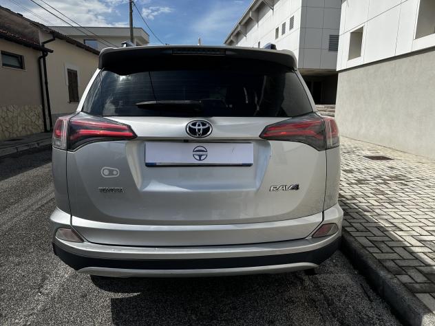 Toyota RAV4 2.0 D-4D 143cv MT Active 2WD - Foto 5