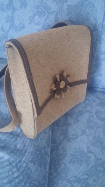 Borsa a tracolla in feltro