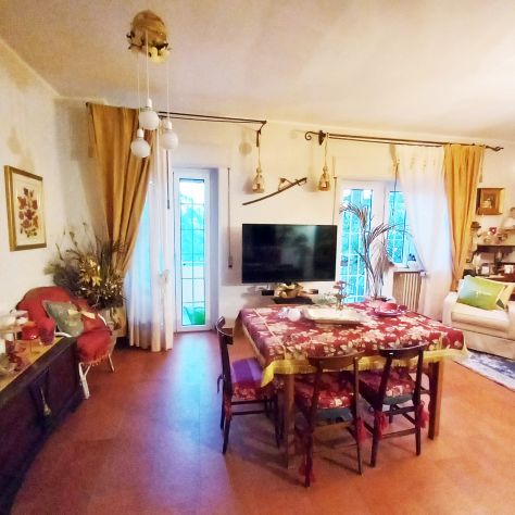 VENDESI APPARTAMENTO ARREDATO CANTINOLA PIAZZA DANTE - VENOSA - Foto 2