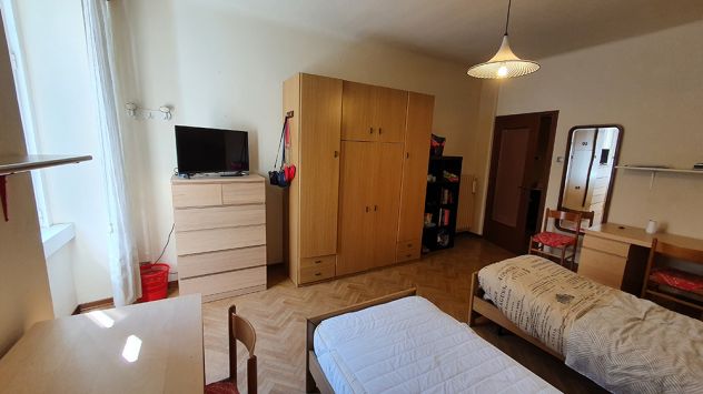 Camere per STUDENTESSE via Piccardi
