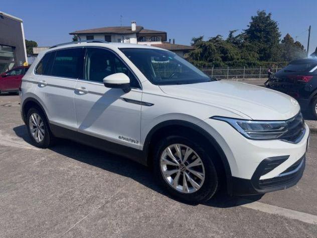 VOLKSWAGEN Tiguan 2.0 TDI 150 CV SCR DSG Life rif. 23477085 - Foto 2