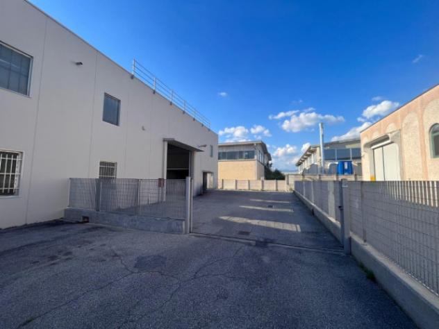 Immobile di 530 m² con 2 locali in affitto a Torbole Casaglia - Foto 3