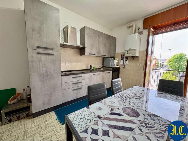 V005530 - AMPIO TRILOCALE CON TERRAZZO ANGOLARE E GARAGE - Foto 17