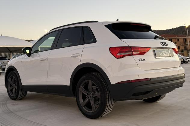 Audi Q3 Business 2.0 TDI 150CV 35 - Foto 6