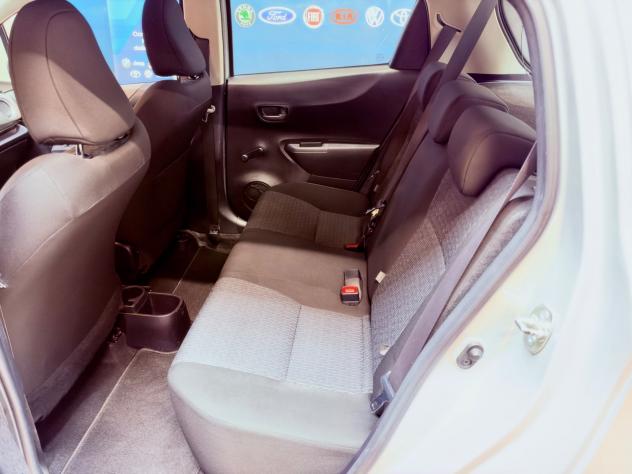 Toyota Yaris 1.4 D-4D 90cv Neopatentati - Foto 6