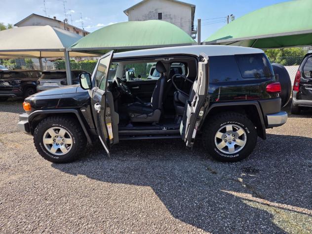 Toyota FJ Cruiser 4.0 benzina 239CV 2WD - Foto 8