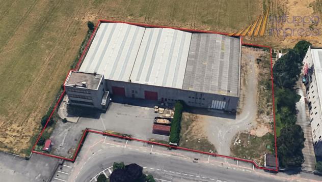 CAPANNONE CON PALAZZINA UFFICI IN VENDITA A BERNAREGGIO