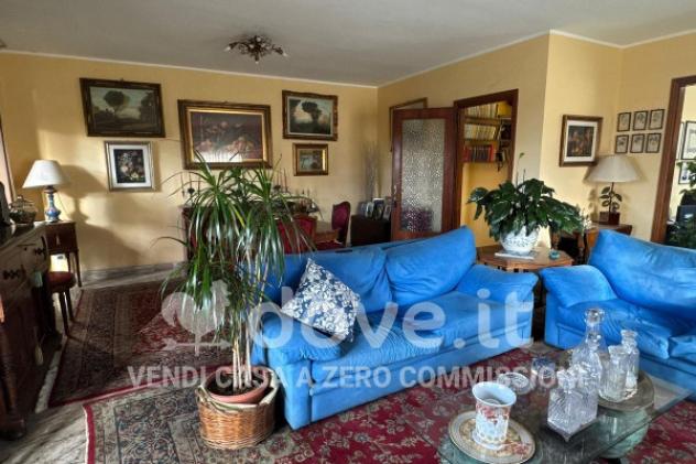 Appartamento di 173 m² con 4 locali e posto auto in vendita a Reggio Calabria